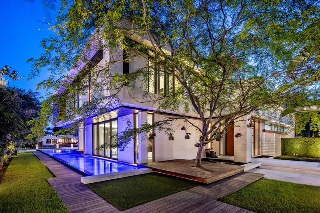 10 Pelican Drive, Fort Lauderdale, FL 33301