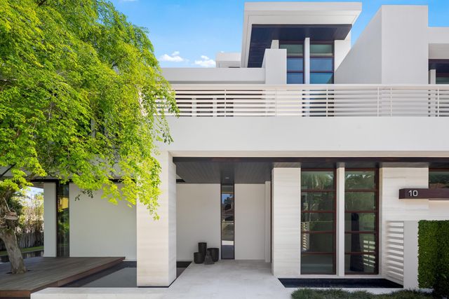 10 Pelican Drive, Fort Lauderdale, FL 33301