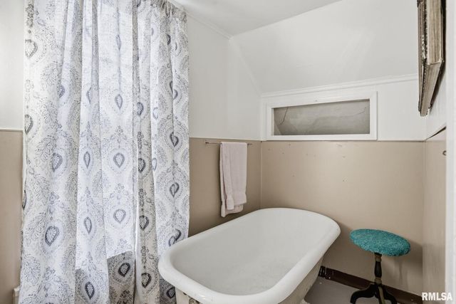 903 17TH Street, Rock Island, IL 61201