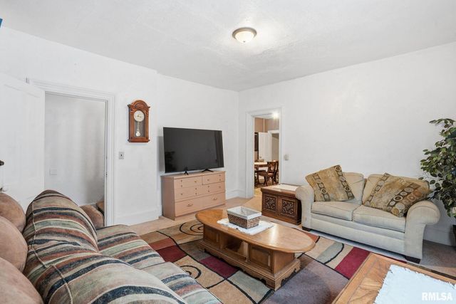 903 17TH Street, Rock Island, IL 61201