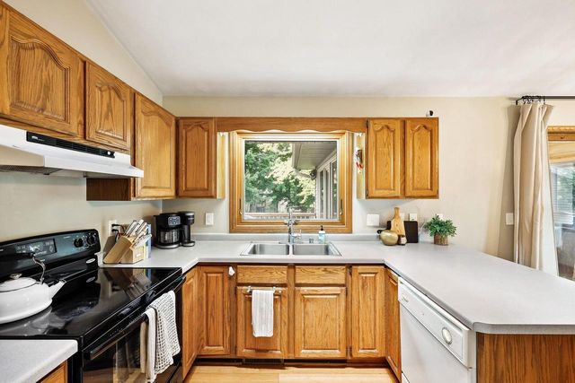 1747 Cornwall Circle, Sun Prairie, WI 53590