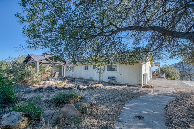 24620 Auberry Road, Clovis, CA 93619