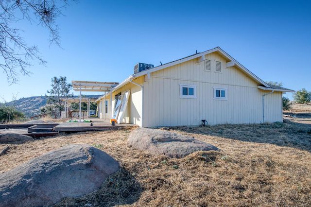 24620 Auberry Road, Clovis, CA 93619