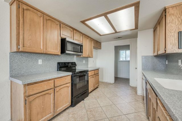 24620 Auberry Road, Clovis, CA 93619
