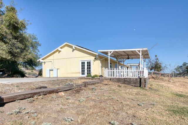 24620 Auberry Road, Clovis, CA 93619