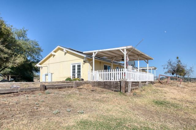 24620 Auberry Road, Clovis, CA 93619
