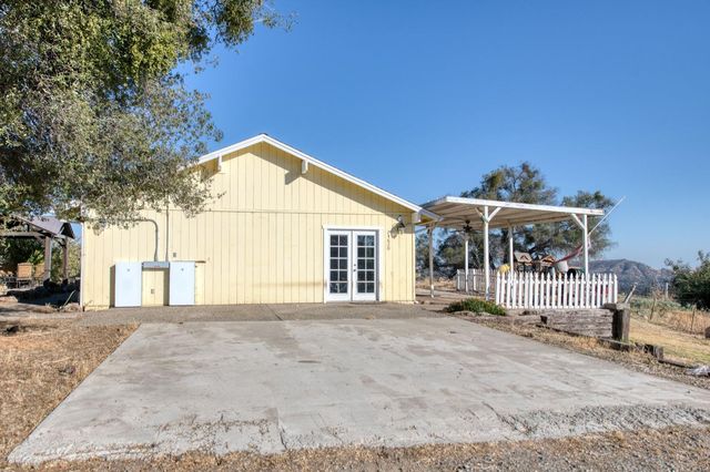 24620 Auberry Road, Clovis, CA 93619