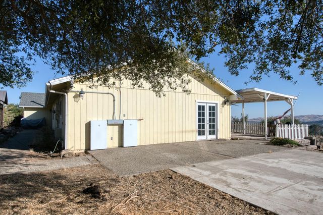 24620 Auberry Road, Clovis, CA 93619
