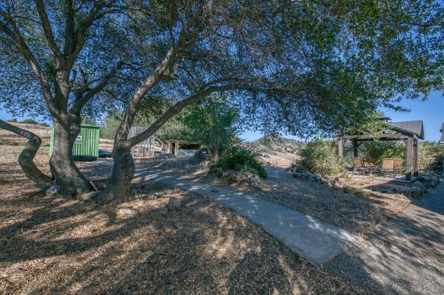 24620 Auberry Road, Clovis, CA 93619