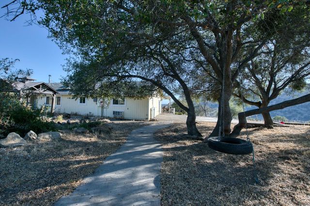 24620 Auberry Road, Clovis, CA 93619
