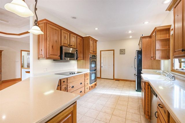 48855 Howard Drive, Lawrence, MI 49064