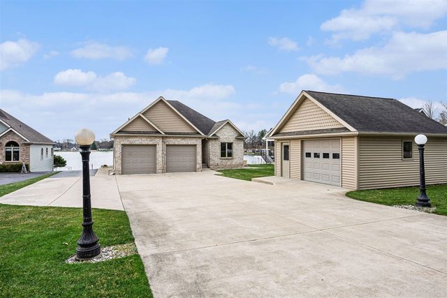 48855 Howard Drive, Lawrence, MI 49064