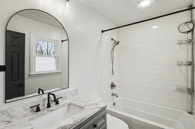 5632 Castleton Lane, Kalamazoo, MI 49009