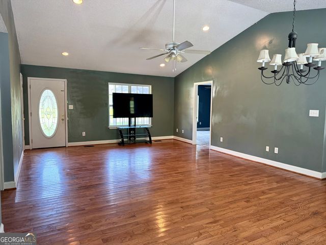 201 Briarwood Circle, Summerville, GA 30747