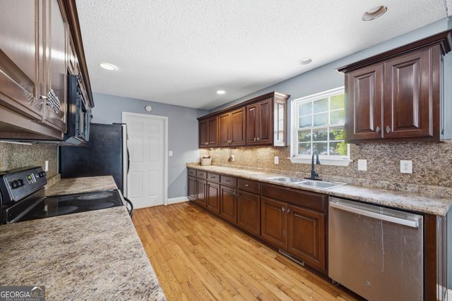 201 Briarwood Circle, Summerville, GA 30747
