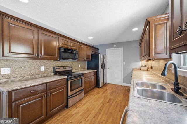 201 Briarwood Circle, Summerville, GA 30747