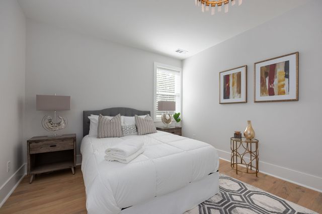 521 Camden Dr, Nashville, TN 37211