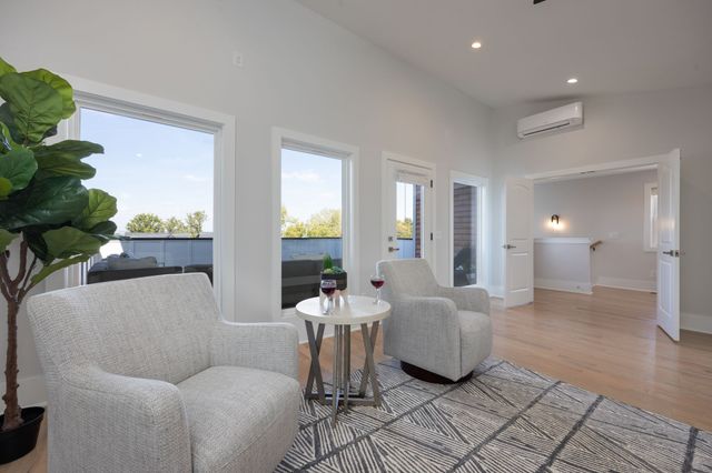 521 Camden Dr, Nashville, TN 37211