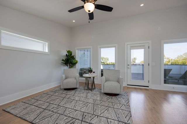 521 Camden Dr, Nashville, TN 37211