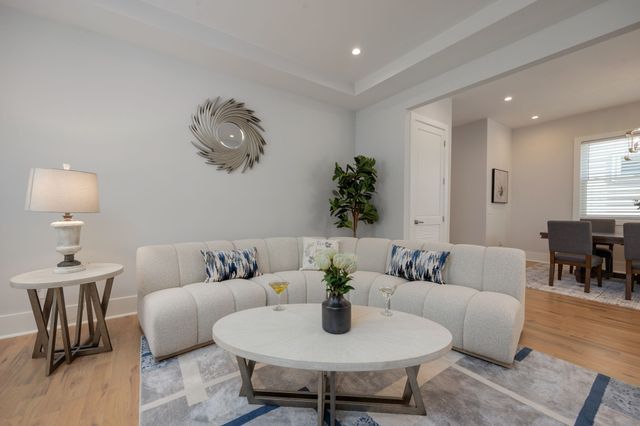 521 Camden Dr, Nashville, TN 37211