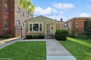 9542 S Prairie Avenue, Chicago, IL 60628