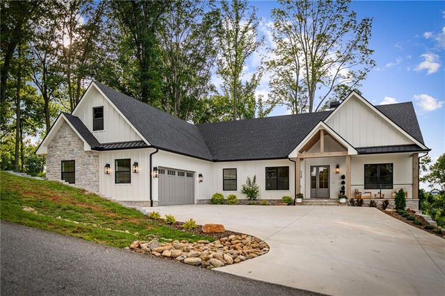 228 Winding Ridge, Blairsville, GA 30512