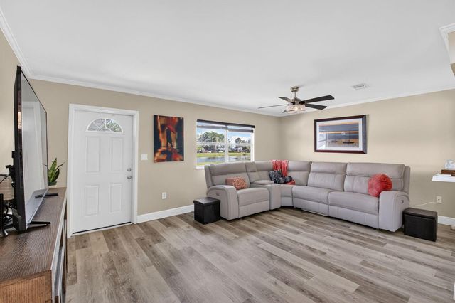 170 Valencia H, Delray Beach, FL 33446