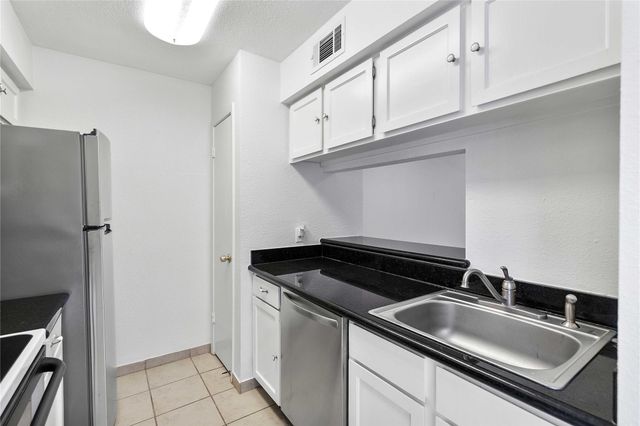 6111 Beverly Hill Street 39, Houston, TX 77057