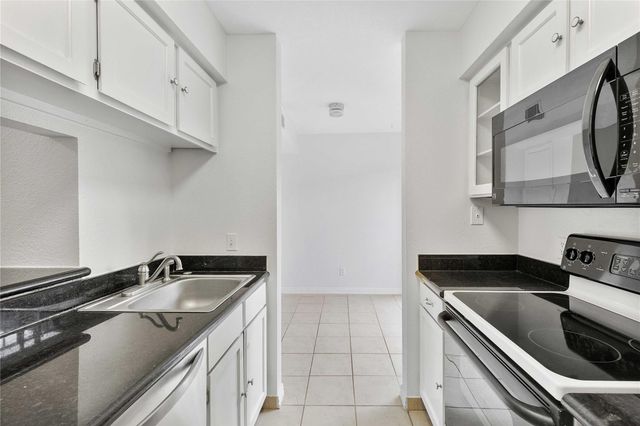 6111 Beverly Hill Street 39, Houston, TX 77057