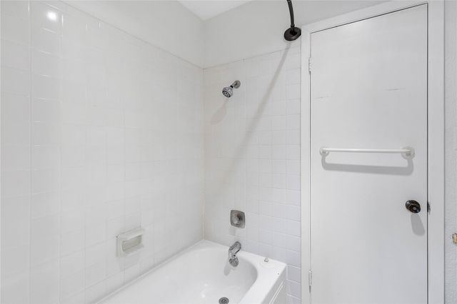 6111 Beverly Hill Street 39, Houston, TX 77057