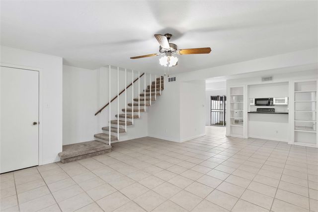 6111 Beverly Hill Street 39, Houston, TX 77057