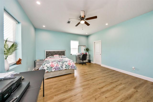 12128 County Road 37498, Cleveland, TX 77327