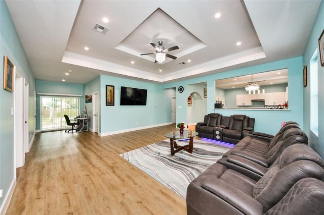 12128 County Road 37498, Cleveland, TX 77327