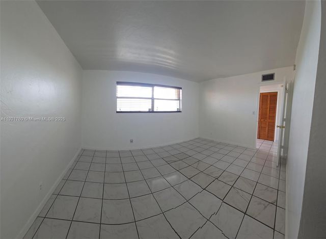 13707 Kendale Lakes Cir PH11, Miami, FL 33183