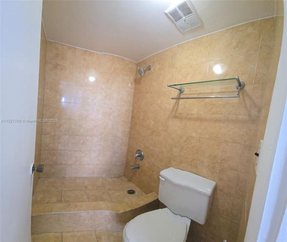 13707 Kendale Lakes Cir PH11, Miami, FL 33183