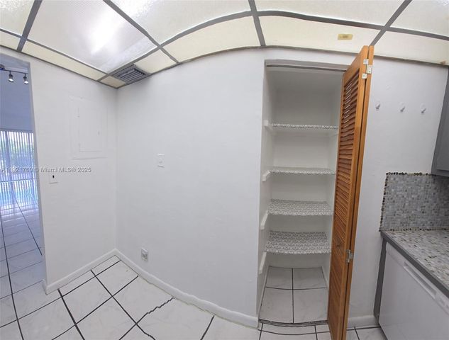 13707 Kendale Lakes Cir PH11, Miami, FL 33183