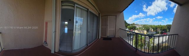 13707 Kendale Lakes Cir PH11, Miami, FL 33183