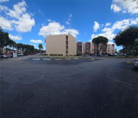 13707 Kendale Lakes Cir PH11, Miami, FL 33183