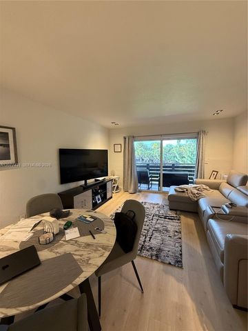 7487 SW 82nd Street C302, Miami, FL 33143