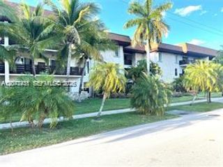 7487 SW 82nd Street C302, Miami, FL 33143