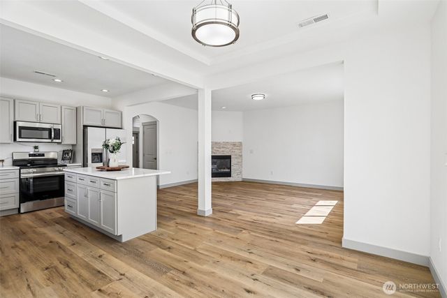 4051 E J St, Tacoma, WA 98404