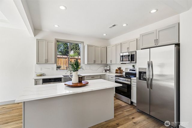 4051 E J St, Tacoma, WA 98404