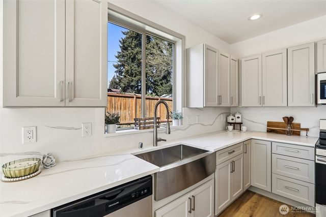 4051 E J St, Tacoma, WA 98404