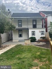 220 CLEVELAND AVENUE, Waynesboro, PA 17268