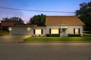 921 Garfield Street, Lockport, IL 60441