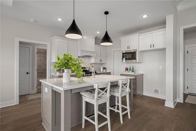 2372 W Wabash Street, Olathe, KS 66061