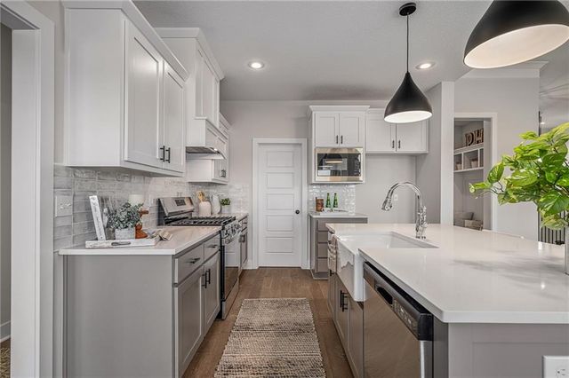 2372 W Wabash Street, Olathe, KS 66061