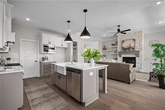 2372 W Wabash Street, Olathe, KS 66061