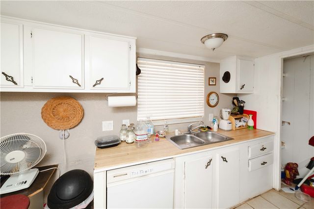 6916 W Agua Fria Drive, Golden Valley, AZ 86413