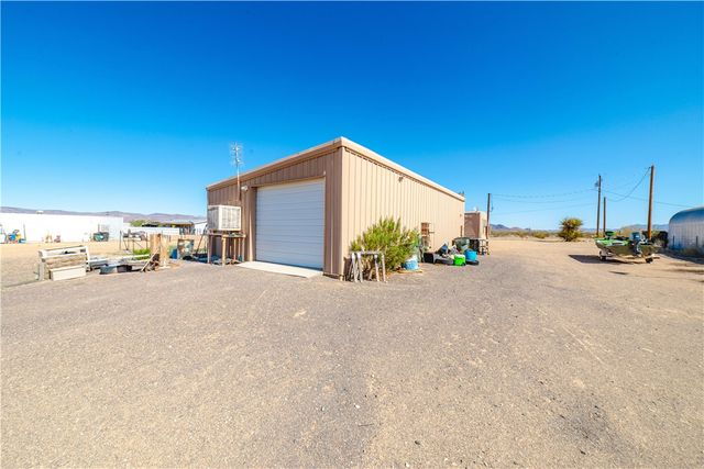 6916 W Agua Fria Drive, Golden Valley, AZ 86413